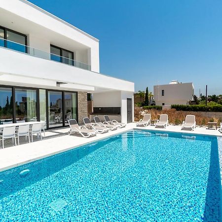 Villa Arsinoe By Ezoria Villas คอรัลเบย์ ภายนอก รูปภาพ