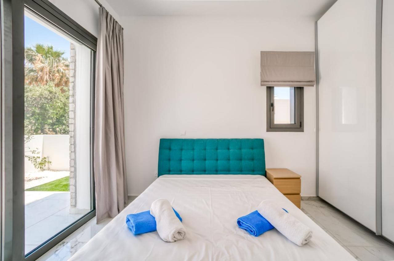 Villa Arsinoe By Ezoria Villas คอรัลเบย์ ภายนอก รูปภาพ