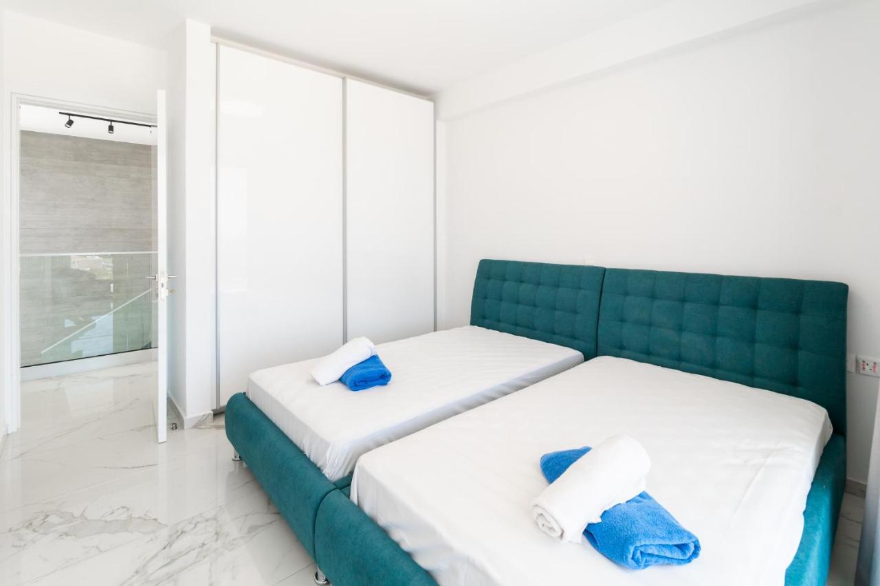 Villa Arsinoe By Ezoria Villas คอรัลเบย์ ภายนอก รูปภาพ