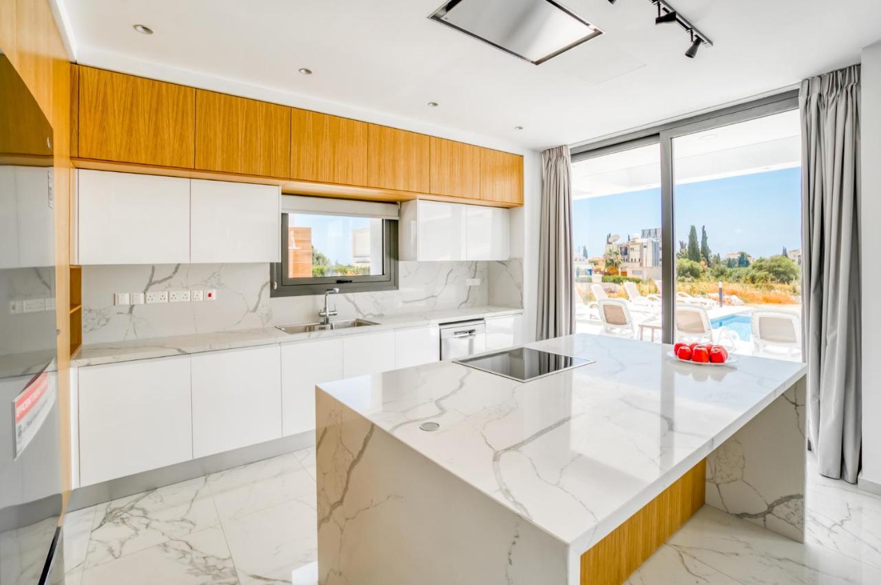 Villa Arsinoe By Ezoria Villas คอรัลเบย์ ภายนอก รูปภาพ