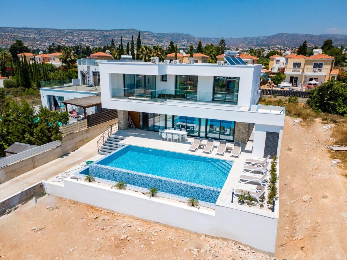 Villa Arsinoe By Ezoria Villas คอรัลเบย์ ภายนอก รูปภาพ