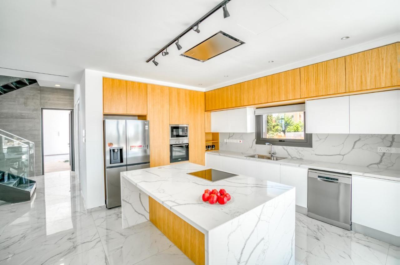 Villa Arsinoe By Ezoria Villas คอรัลเบย์ ภายนอก รูปภาพ